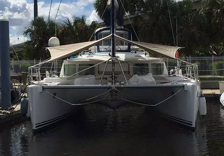 Lagoon 440 with ATN Multi Awning showing low forward windage